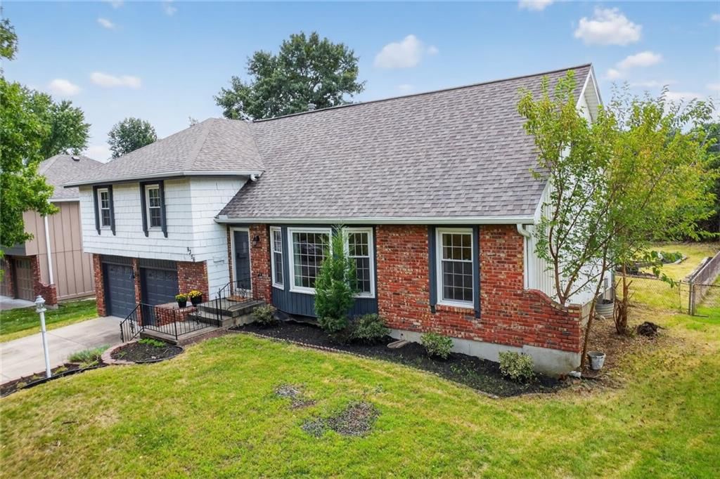 9356 Goddard Street, Overland Park, KS