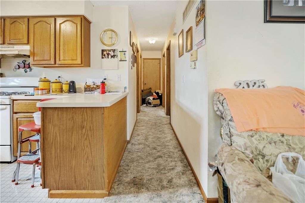 Photo 7 of 17 - 215 2nd Avenue