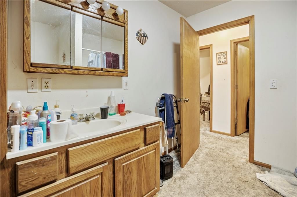 Photo 8 of 17 - 215 2nd Avenue