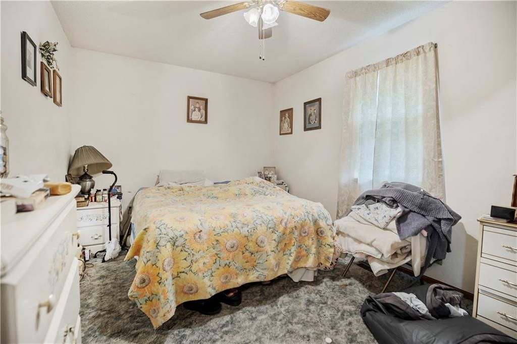 Photo 10 of 17 - 215 2nd Avenue