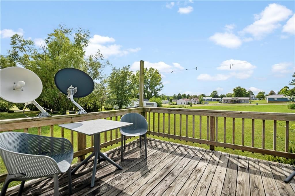 Photo 14 of 17 - 215 2nd Avenue