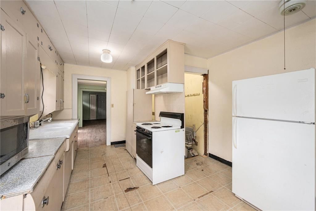 Photo 10 of 19 - 2053 N 32nd Street