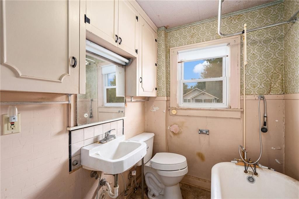 Photo 14 of 19 - 2053 N 32nd Street