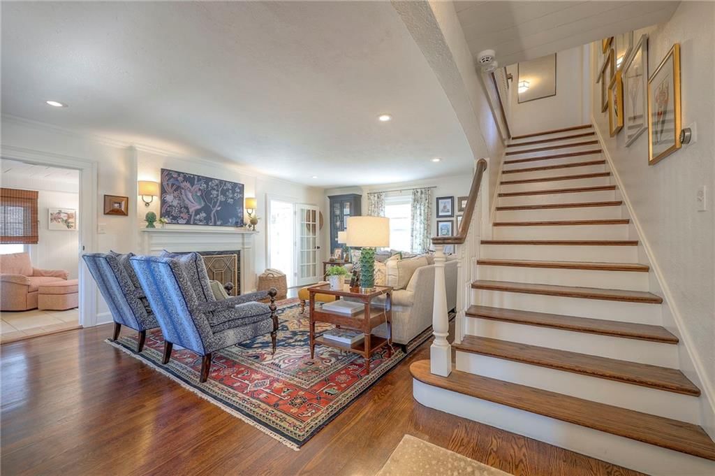 Photo 5 of 40 - 409 W 70th Street
