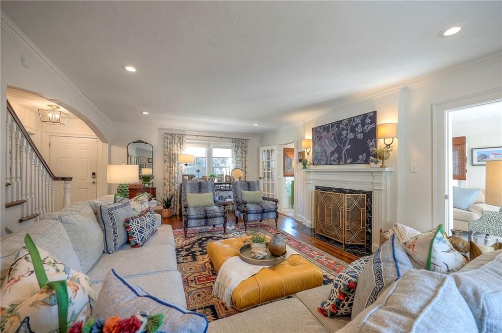 Photo 7 of 40 - 409 W 70th Street