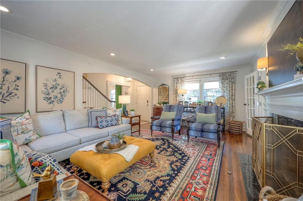 Photo 8 of 40 - 409 W 70th Street