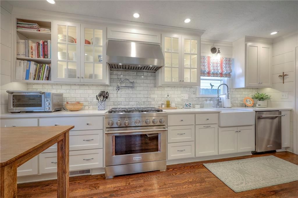 Photo 16 of 40 - 409 W 70th Street