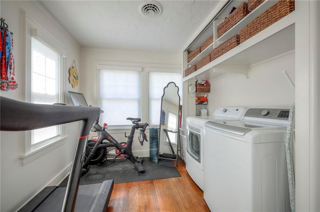 Photo 25 of 40 - 409 W 70th Street