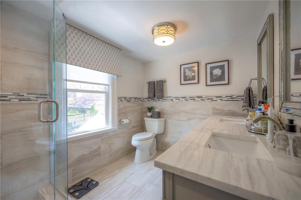 Photo 27 of 40 - 409 W 70th Street