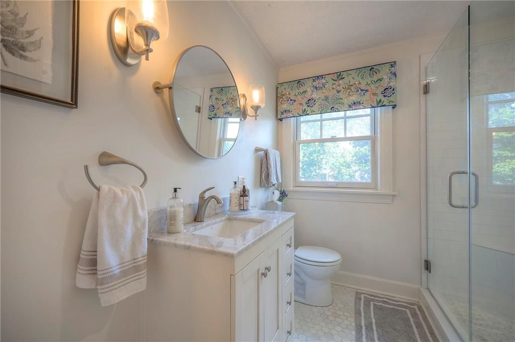 Photo 29 of 40 - 409 W 70th Street