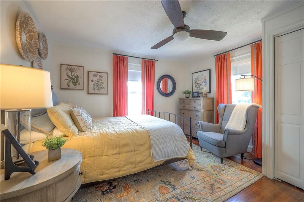 Photo 30 of 40 - 409 W 70th Street