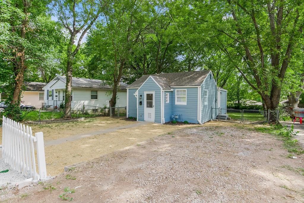 Photo 17 of 20 - 929 S Pope Avenue