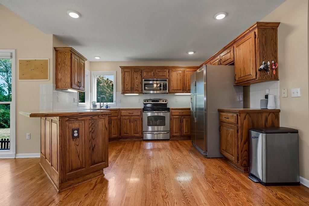 Photo 9 of 27 - 14430 W 121st Terrace