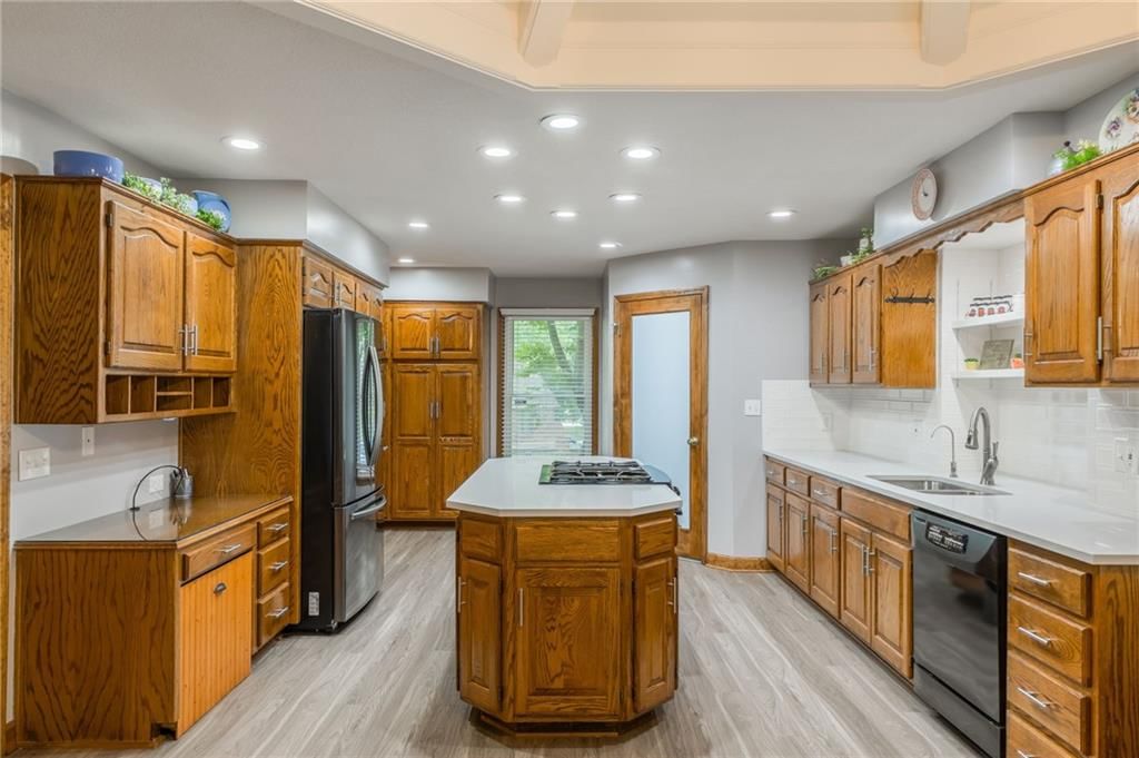 1300 BELL Circle — photo 13