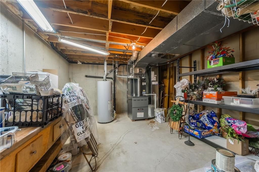 1300 BELL Circle — photo 39