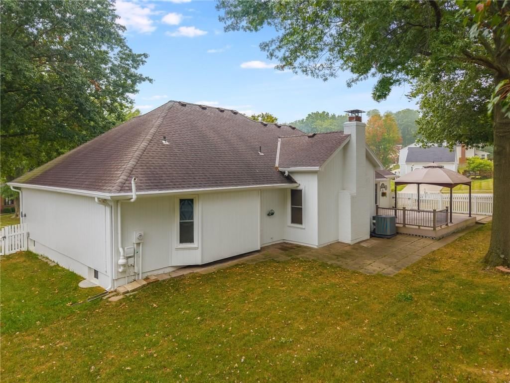 1300 BELL Circle — photo 45