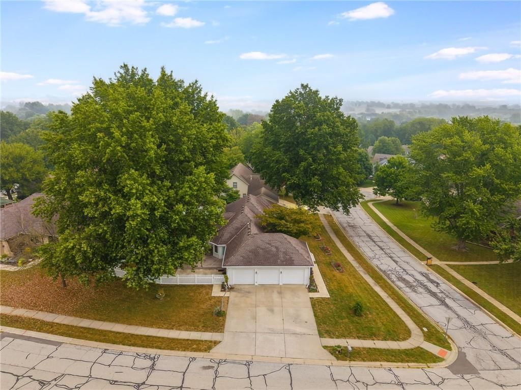 1300 BELL Circle — photo 46