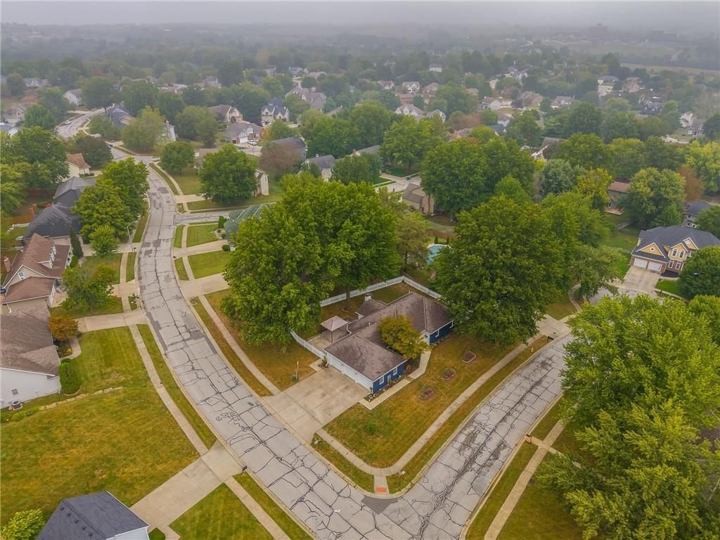 1300 BELL Circle — photo 50