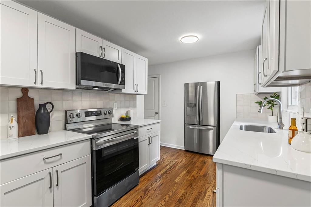 5431 Woodson Street — photo 10