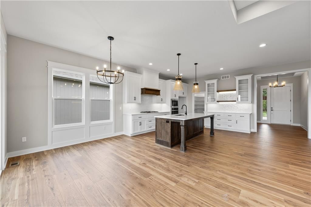 1132 SW Whitby Drive — photo 11