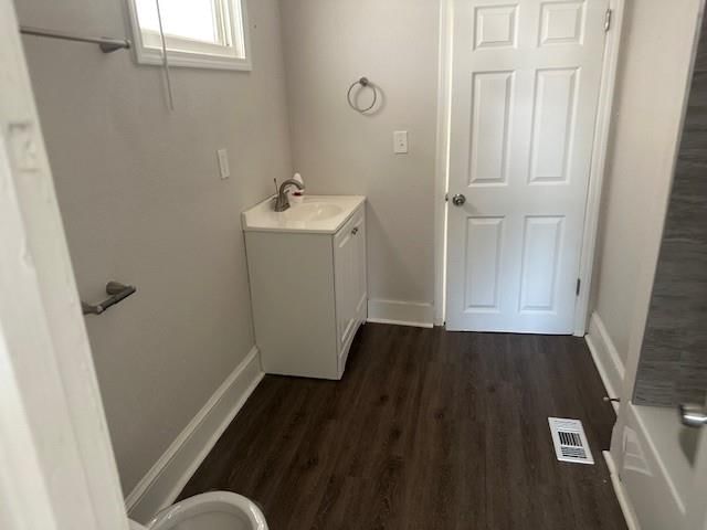 5702 forest Avenue — photo 9