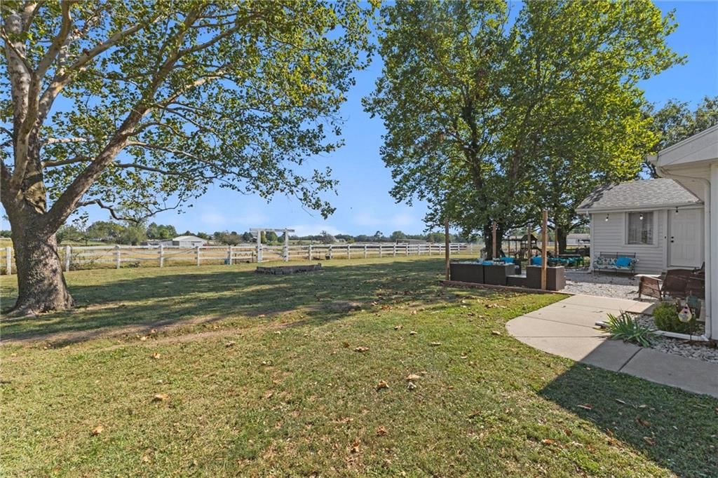 225 Megan Lane — photo 4