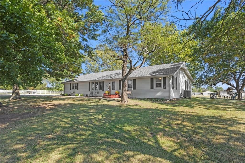 225 Megan Lane — photo 5