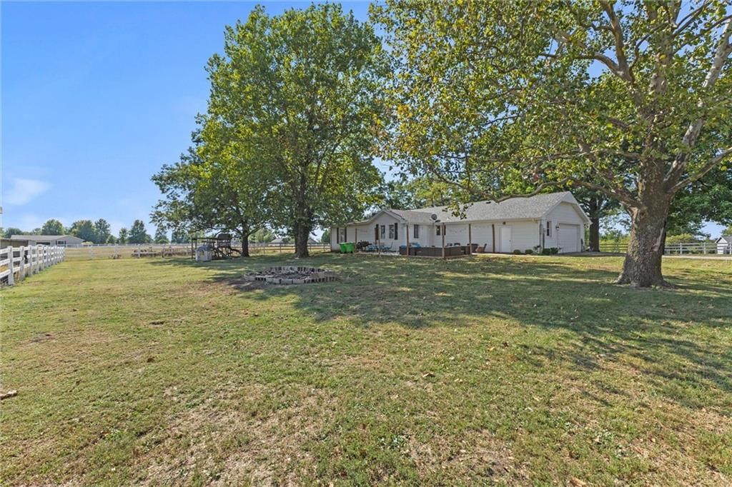 225 Megan Lane — photo 33