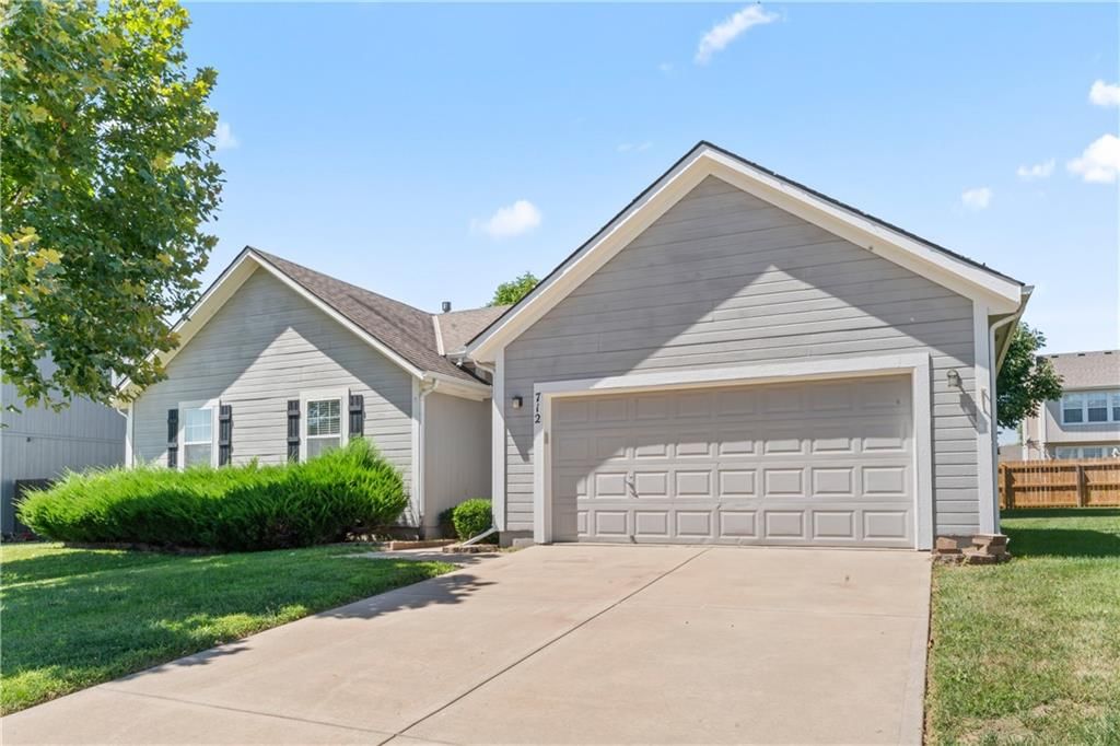 712 Sunset Drive — photo 3