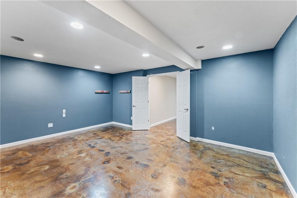 712 Sunset Drive — photo 36