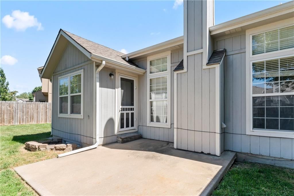 712 Sunset Drive — photo 44
