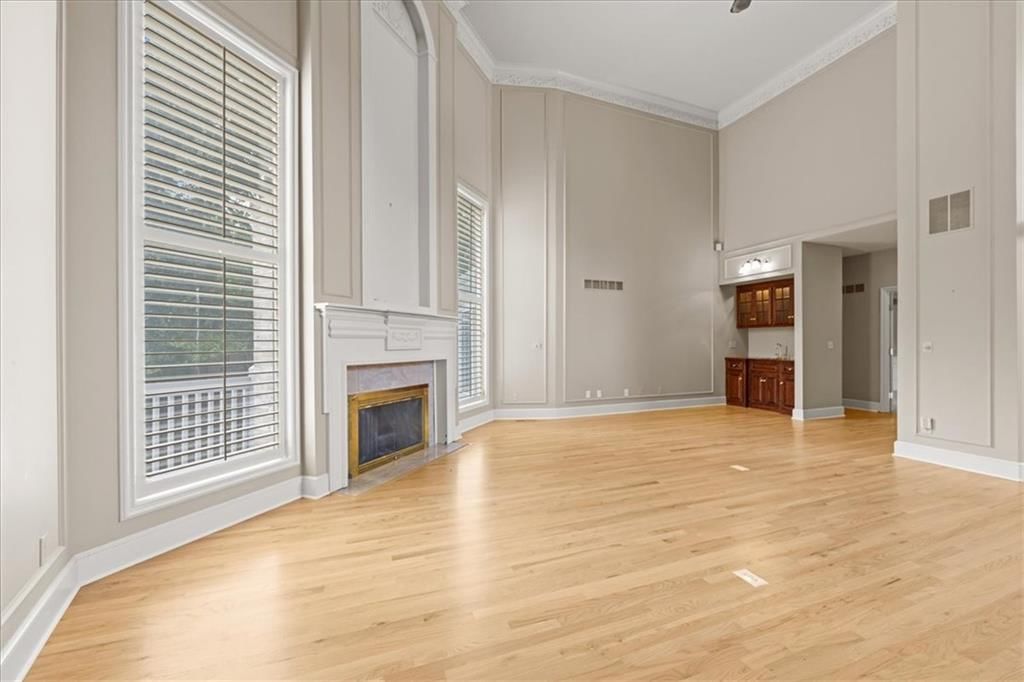 121 W WOODLANDS Drive — photo 5
