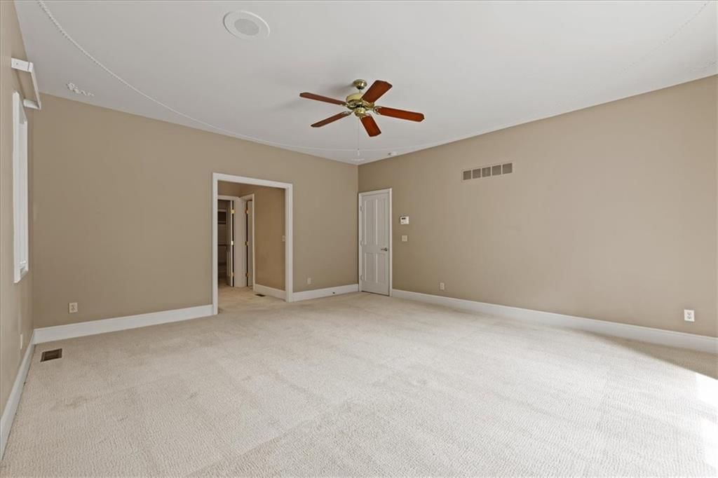121 W WOODLANDS Drive — photo 17