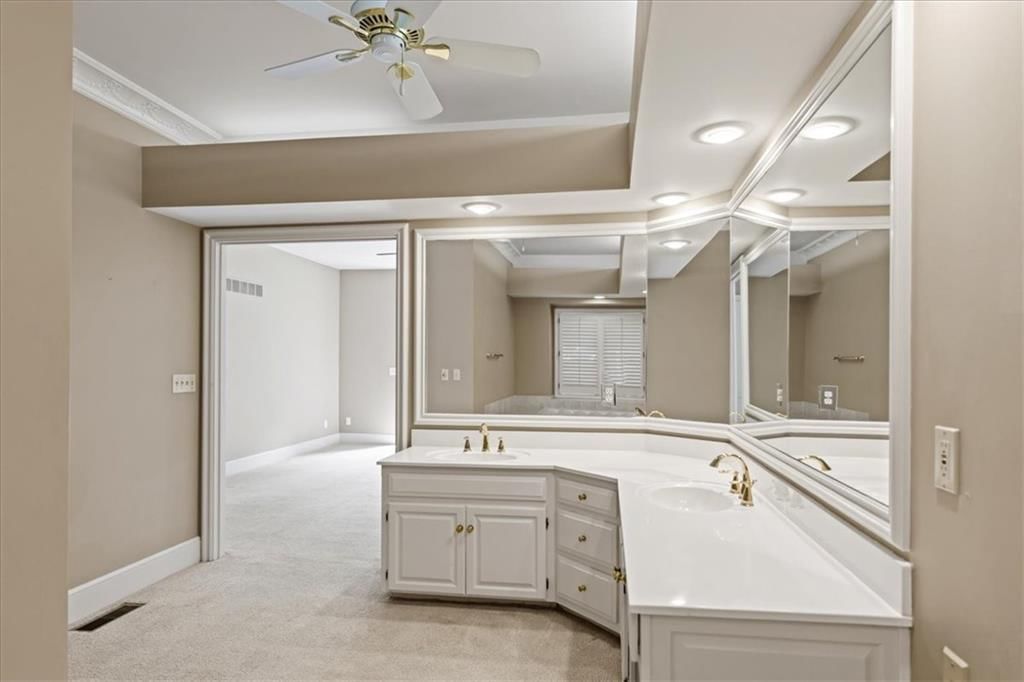 121 W WOODLANDS Drive — photo 19