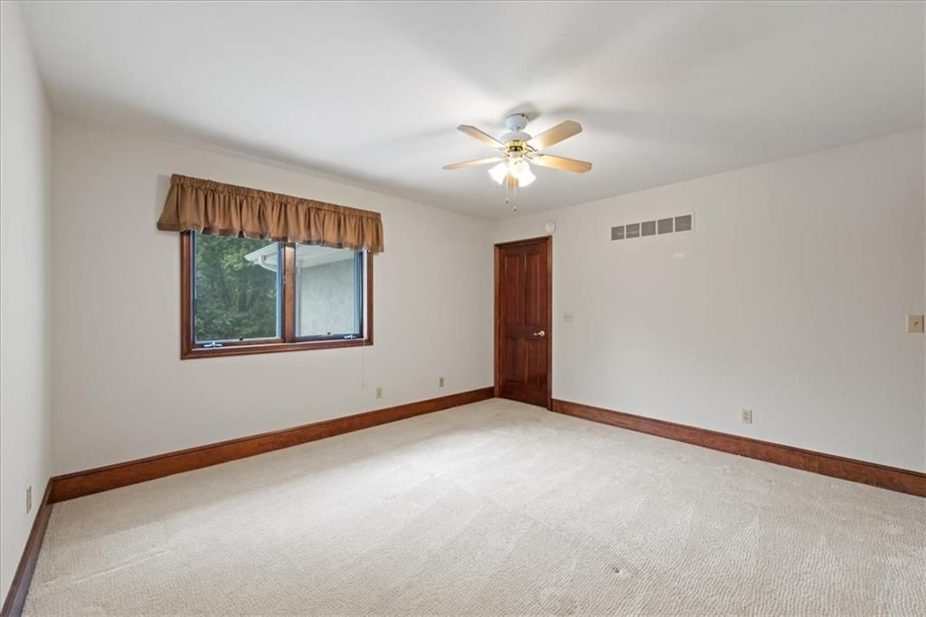 121 W WOODLANDS Drive — photo 25