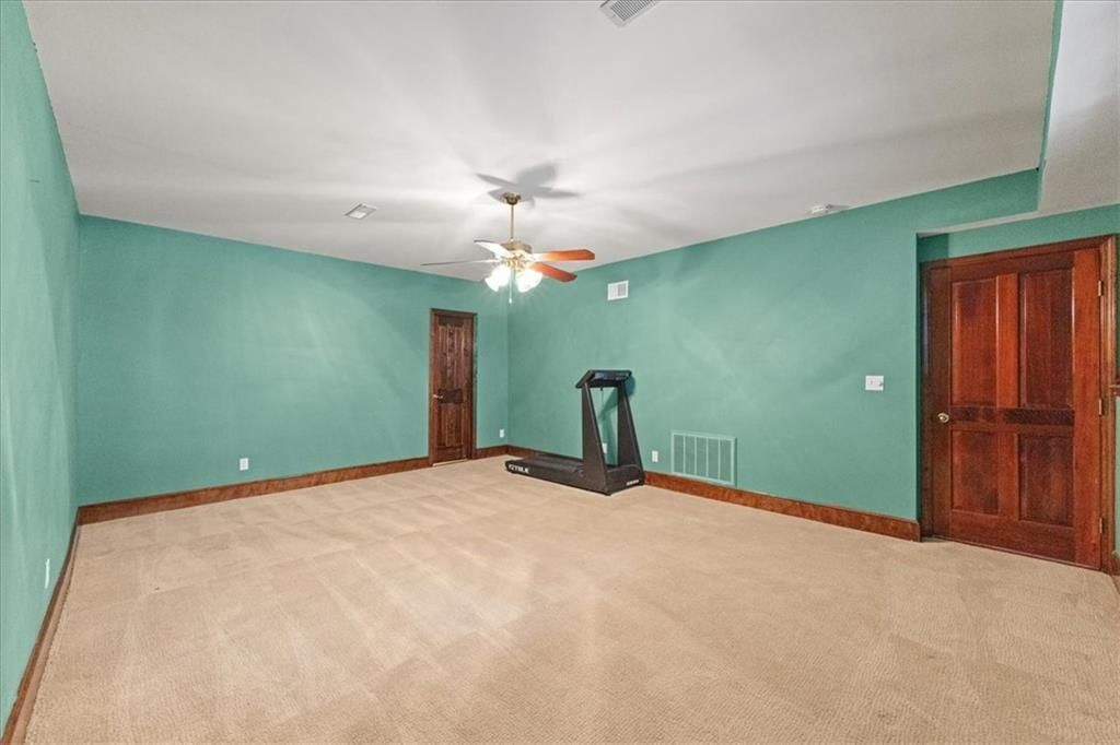 121 W WOODLANDS Drive — photo 34
