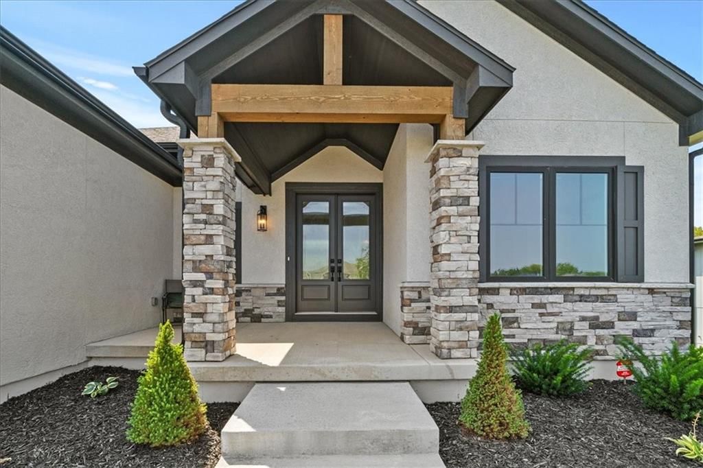 2822 Hearthstone Place, Lee's Summit, MO