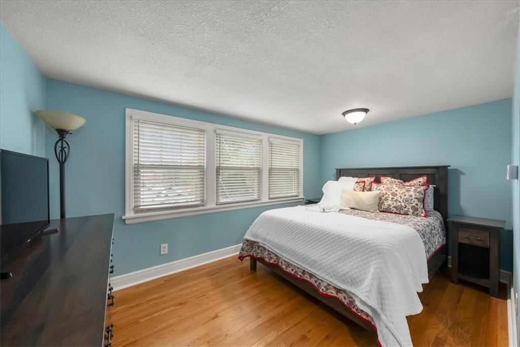 2803 W 51st Terrace — photo 17