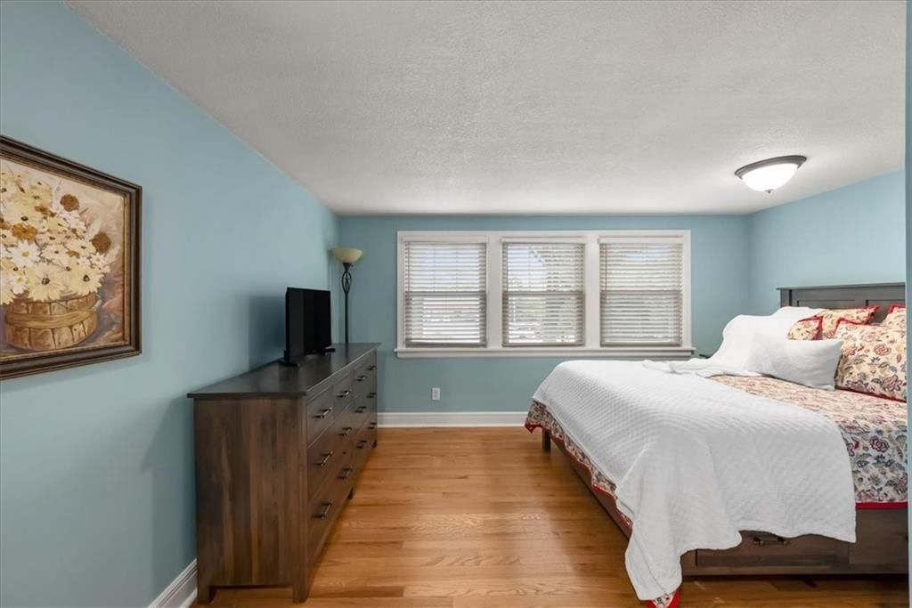 2803 W 51st Terrace — photo 18