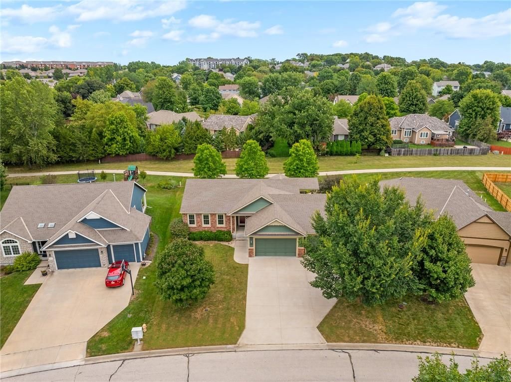 Photo 41 of 49 - 5716 Robinson Drive
