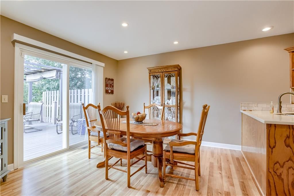 Photo 6 of 28 - 300 PORTER Drive