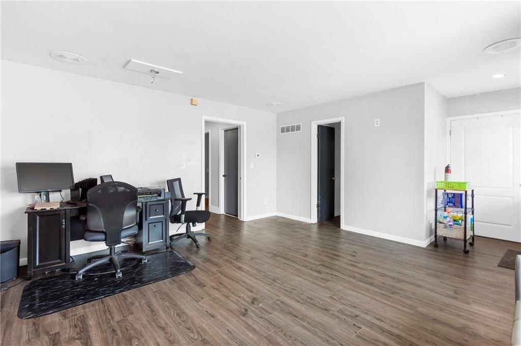111 SW 12th Street — photo 12