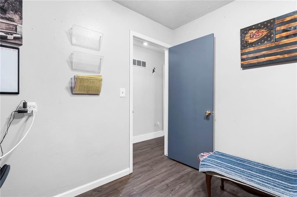 111 SW 12th Street — photo 16
