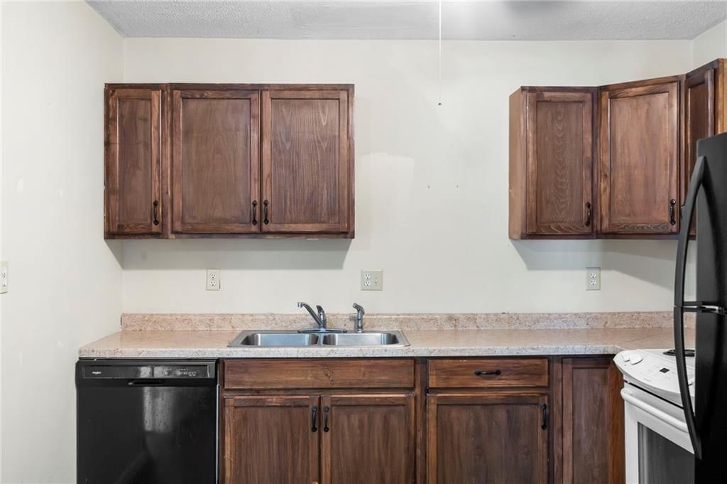 111 SW 12th Street — photo 22