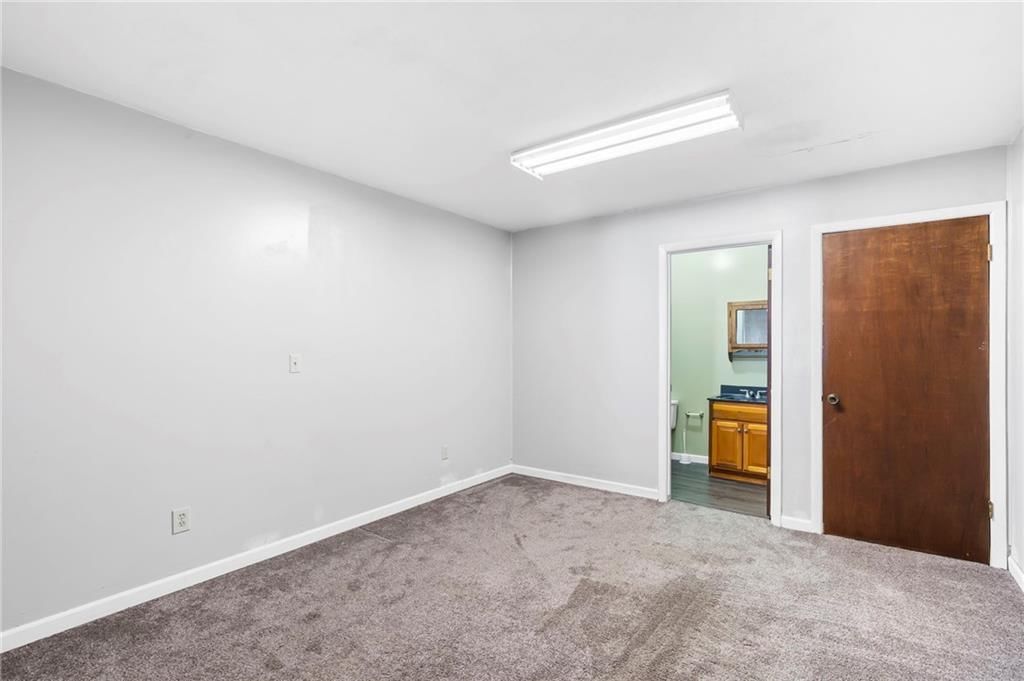 111 SW 12th Street — photo 25