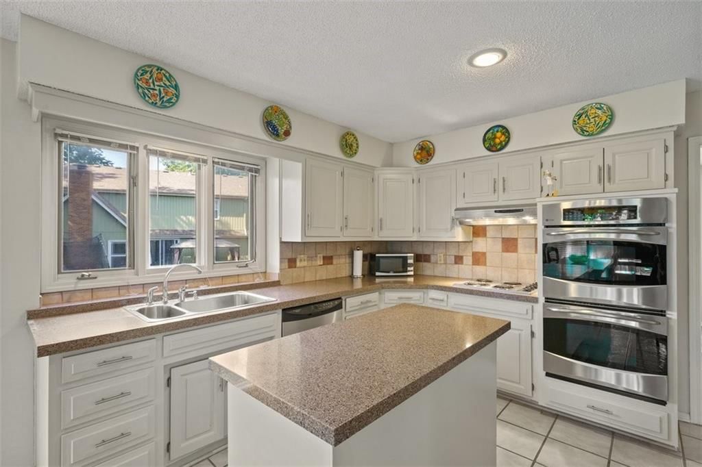 11663 Grant Drive — photo 10