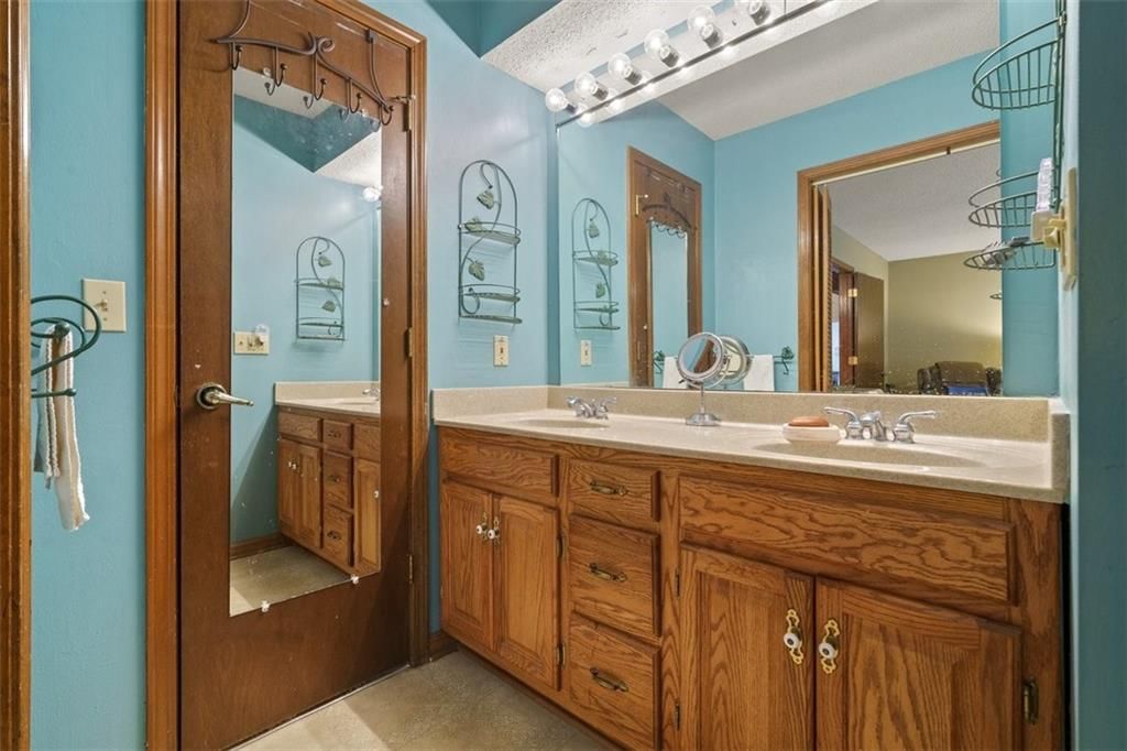 11663 Grant Drive — photo 26