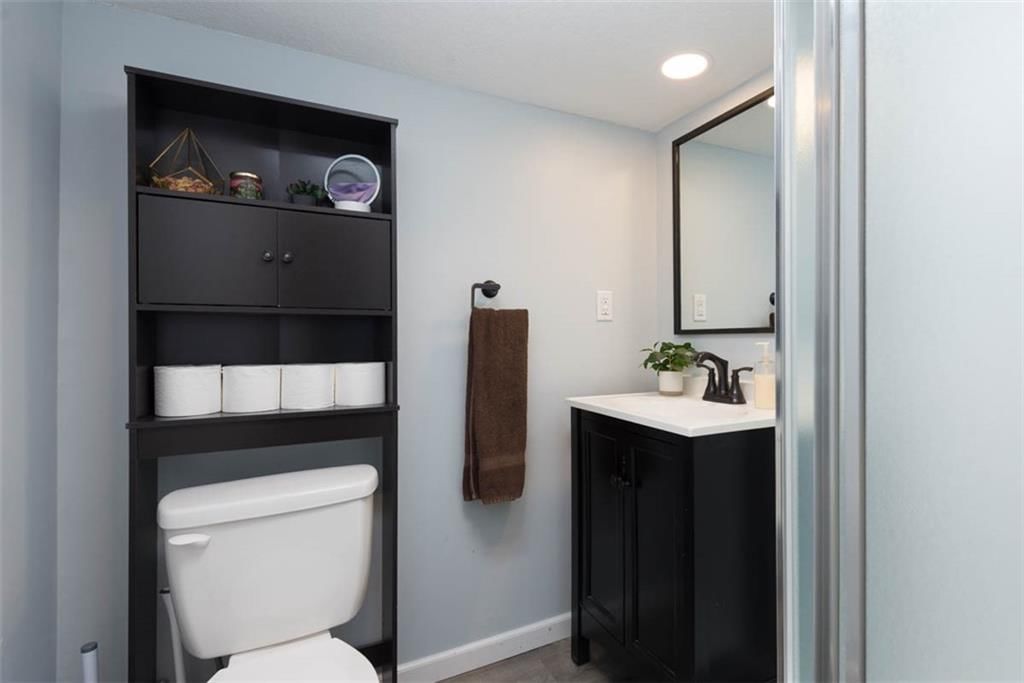 4822 Logan Avenue — photo 45