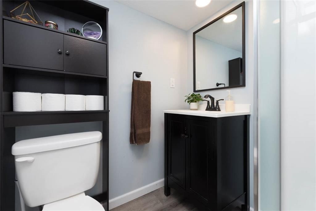 4822 Logan Avenue — photo 46