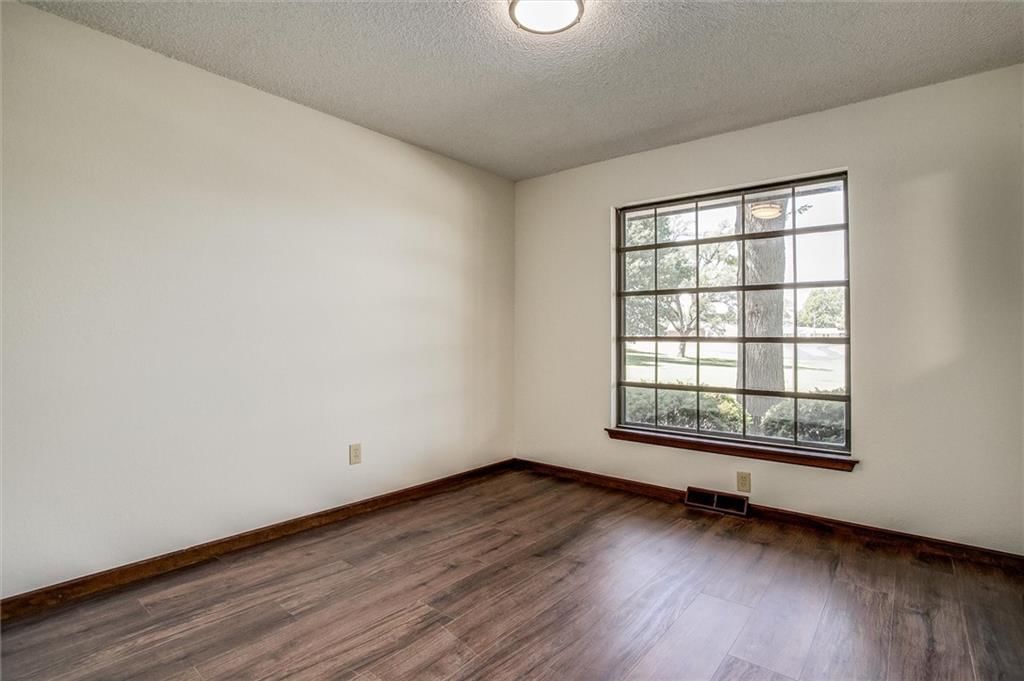 308 SW WOODS CHAPEL Road — photo 15